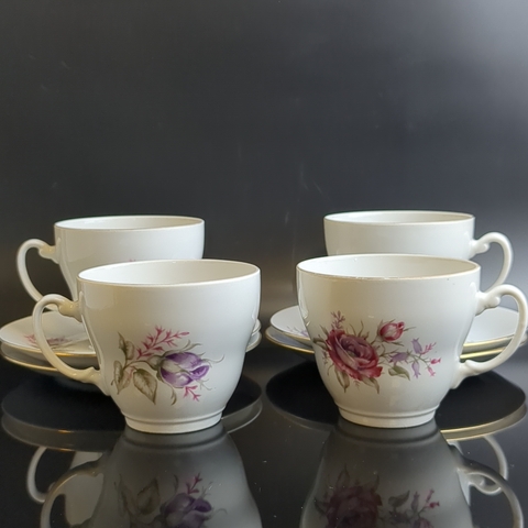 Чайные пары набор на 4 персоны фарфор, изящные цветы, Wloclawek porcelana, золочение, винтаж Польша, времён СССР 1967-1973 гг
