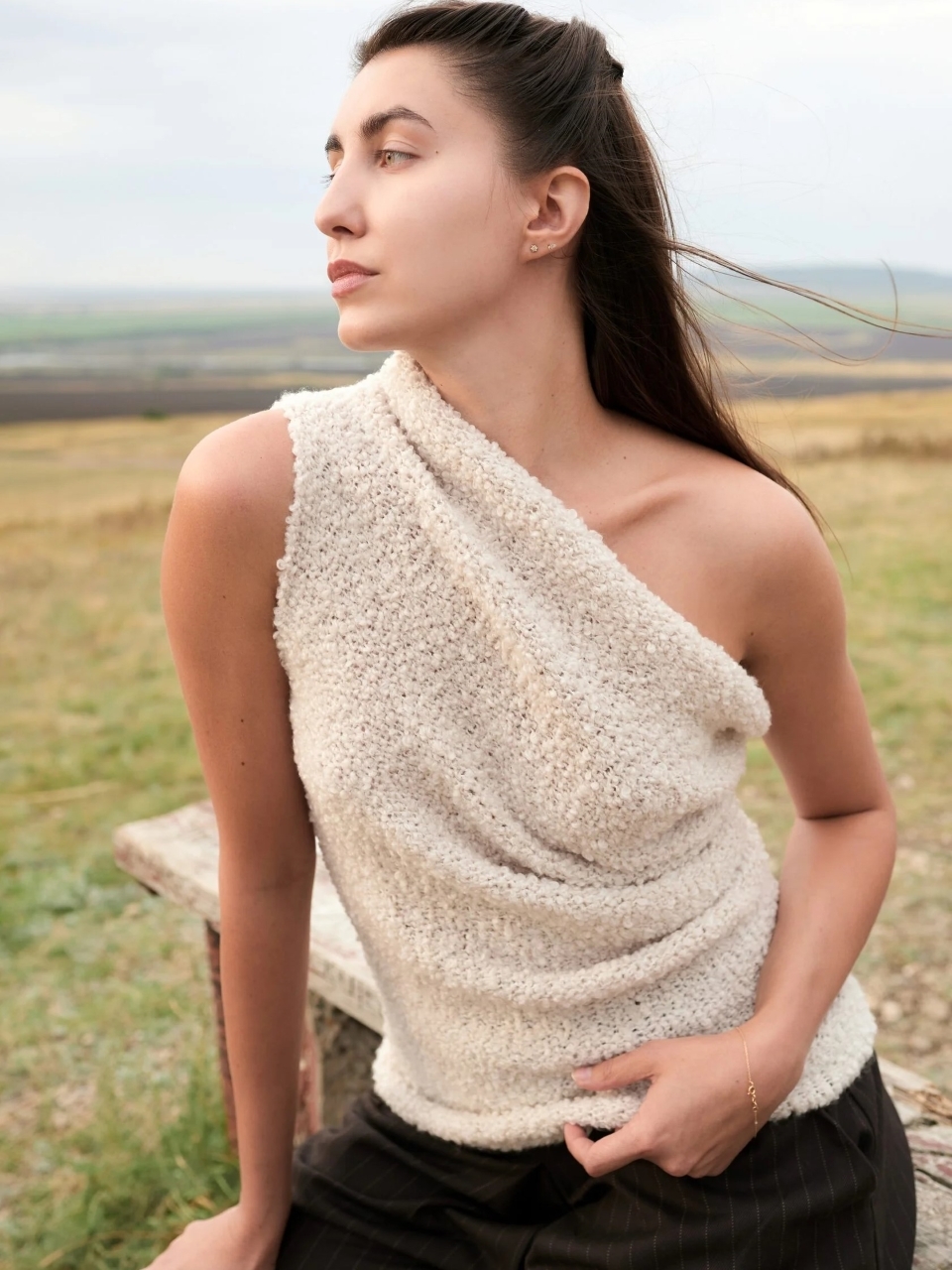 Топ на одно плечо 