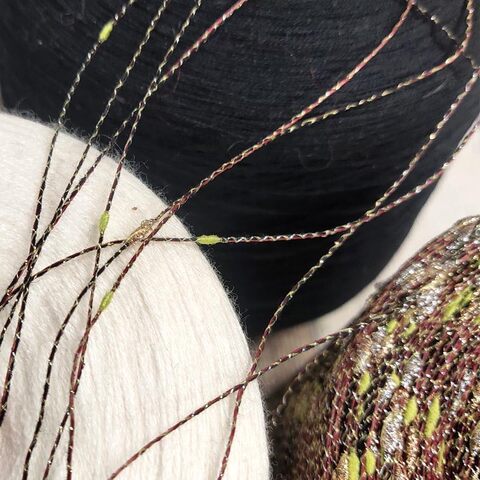 Лен (35%) с люрексом и шишибриками NODINO DI LINO 600 зеленый с коричневым