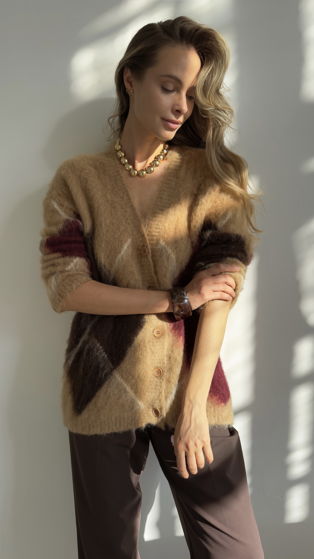 Браслет из пластика с кварцевым узором