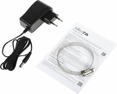 MikroTik SXTsq Lite5 with 16dBi 5GHz antenna, Dual Chain 802.11an wireless, 600MHz CPU, 64MB RAM, 1 x LAN, POE, PSU, pole mount, RouterOS L3