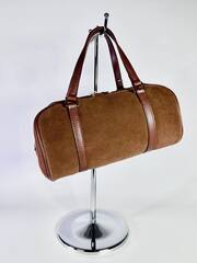 Женская замшевая сумка-бочонок цвета whisky