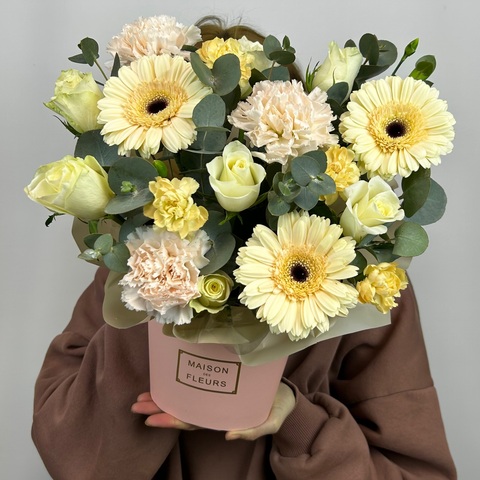 Композиция бежево - персиковая