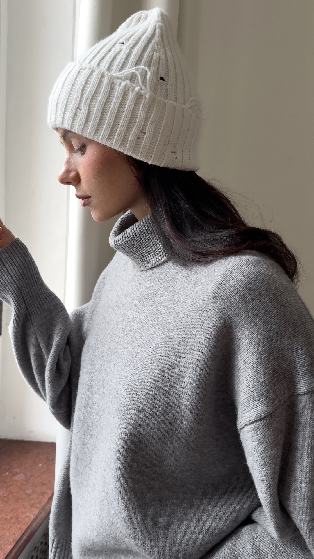 Шапка с рваными краями с кашемиром и шерстью