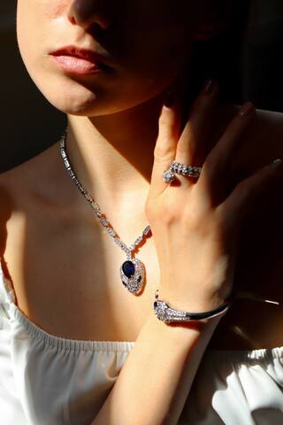 Колье змея Bvlgari