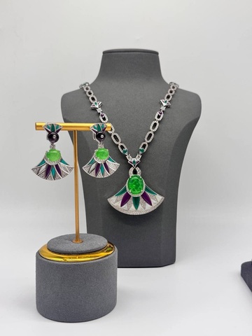 Комплект Bvlgari (кулон и серьги)