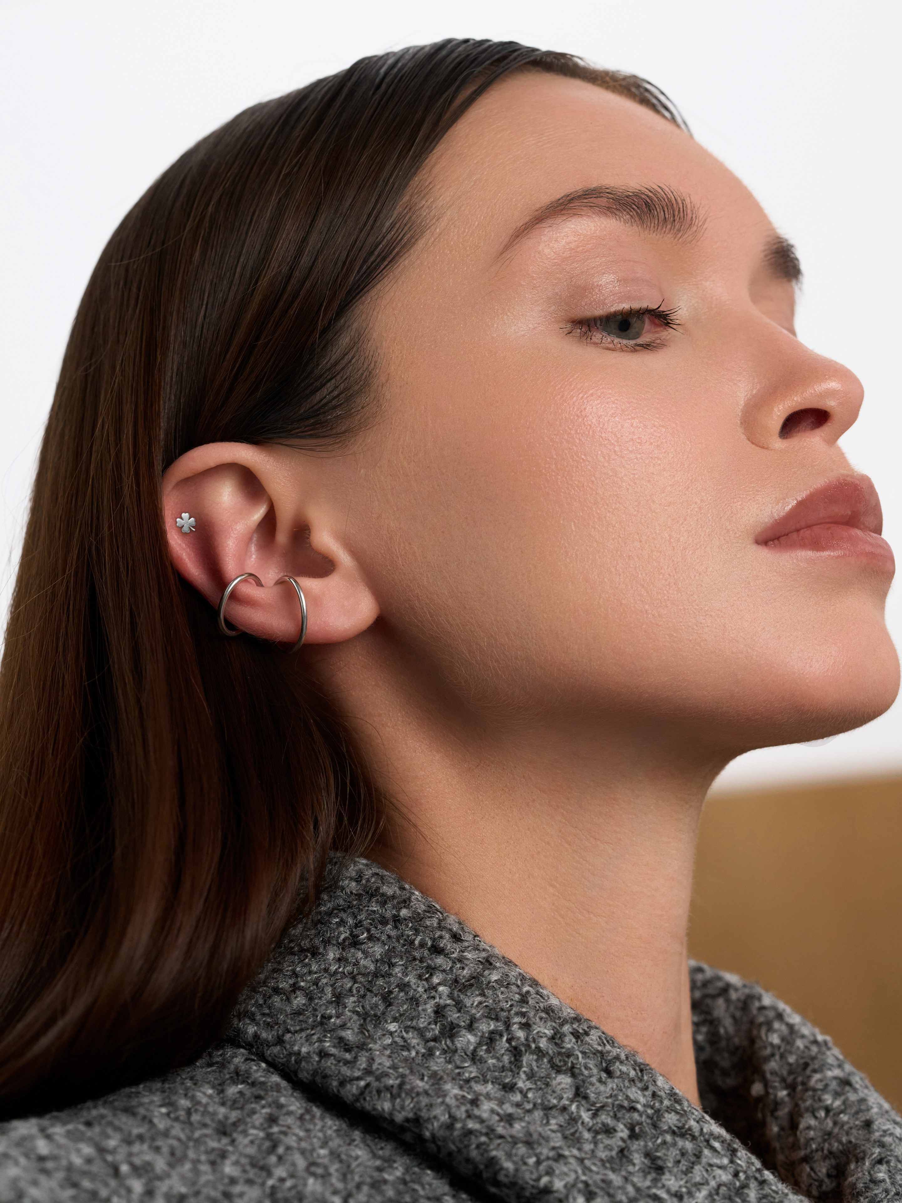 Пирсинг лабрет Флора