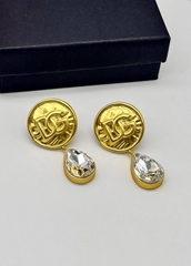 sergi-dolce-s-podveskoj-kaplej