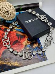 Колье-чокер DOLCE&G с кристаллами и подвесками лого
