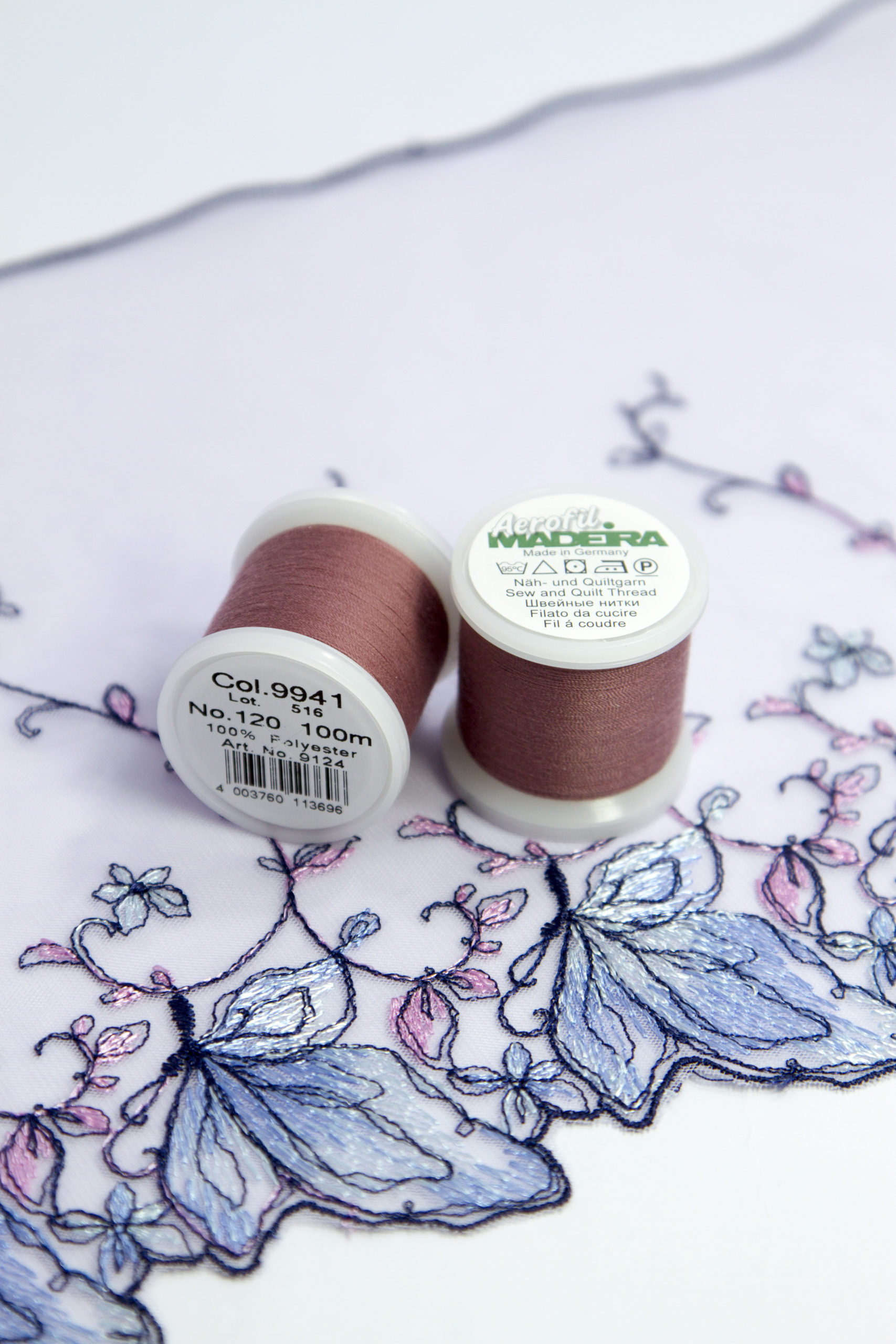 Нитки швейные Madeira aerofil №120 Col. 9941 крокус (100 м)
