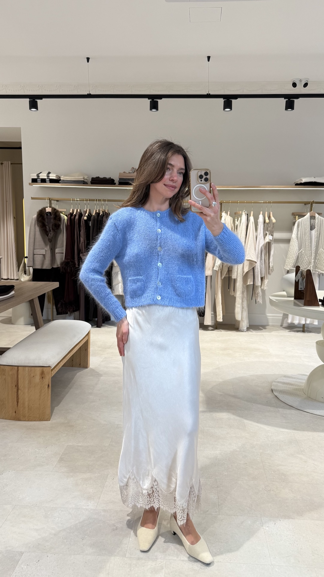 Кардиган ручной работы с длинными рукавами и кармашками