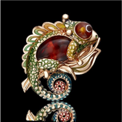 brosh-hameleon-iz-zolota-585-proby-s-yantaryom-i-ehmalyu