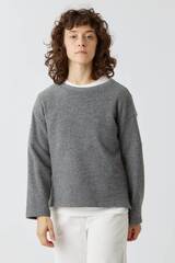 Топ с разрезами из светло-серой шерсти