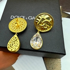 sergi-dolce-s-podveskoj-kaplej