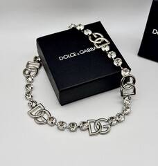 Колье-чокер DOLCE&G с кристаллами и подвесками лого