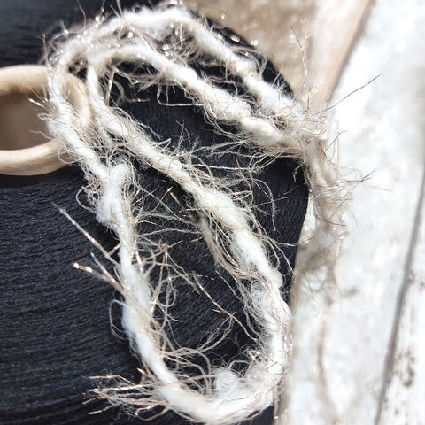 Букле меринос/альпака с люрексом SESIA WOOLLY 80 белый с золотом
