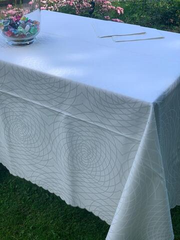 Скатерть 180x320 и 12 салфеток Palombella Free сливочные