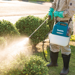 Аккумуляторный садовый опрыскиватель Makita DUS054Z