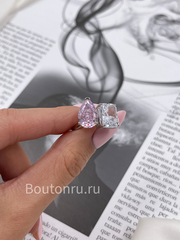 Кольцо серебристое с цирконами