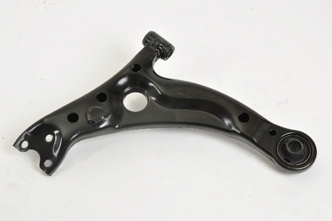 Рычаг подвески SH-05036 (48069-20220) нижний