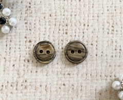 Пуговицы костюмные, 2 прокола, d 1,1 см