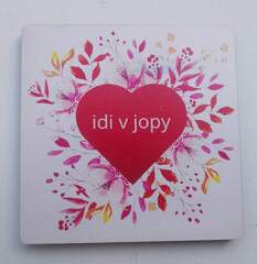 Прикольный магнит на дереве