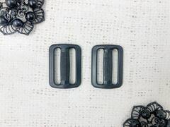 Пряжка двухщелевая пластик, 3 см, пр-во Россия, чёрный