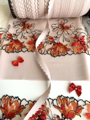 Вышивка на сетке бежевая/оранжевая (левая) 15 см