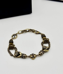 braslet-cepochka-s-rukami-u-vintazhnom-stile-style-by-gucci