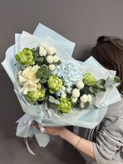 Авторский букет с пионовидными розами сорта "Вегги"