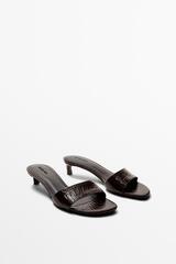 Massimo Dutti Босоножки на высоком каблуке из тисненой кожи, коричневый