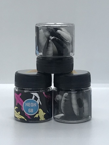 NEON 68 Maggot 46мм  (6 шт ) 🧀 СЫР цвет ЧЕРНЫЙ-БЕЛЫЙ продажа от 2 шт.