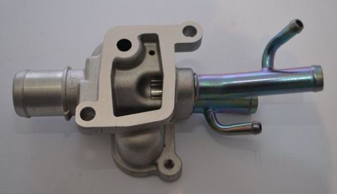 КОРПУС ТЕРМОСТАТА ACCENT DOHC, ELANTRA XD, GETZ RAON (К ГБЦ, С ВЫХОДАМИ НА ПЕЧКУ)