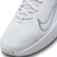 Женские теннисные кроссовки Nike Court Vapor Lite 2 - white/metallic silver/pure platinum