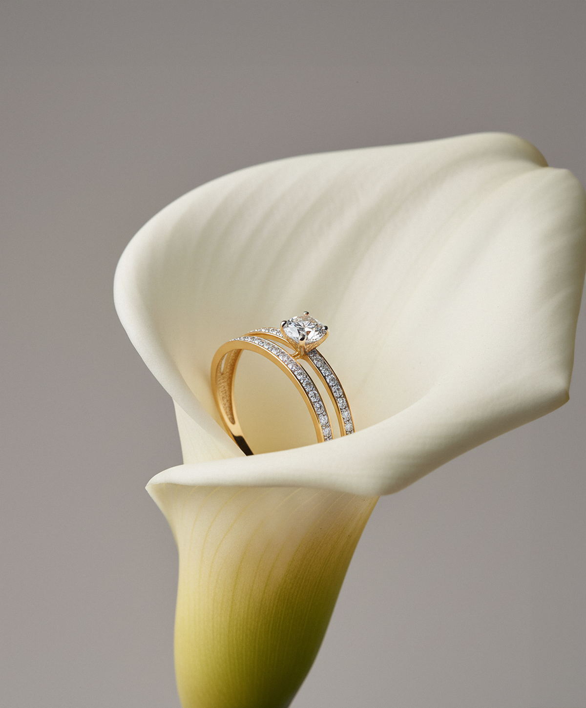 Кольцо из золота с фианитом, 019249