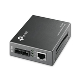 Медиаконвертер TP-LINK MC100CM 10/100 Мбит/с RJ45 - 100 Мбит/с разъём SC (многомодовый оптоволоконный кабель), полнодуплексный, до 2км, переключающийся адаптер питания, возможность установки в шасси TL-MC1400 {30} (030391)