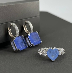 33372 - Серьги из серебра 925 с квадратными сиреневыми подвесками