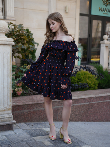 Платье для девочки нарядное с вишнями чёрное