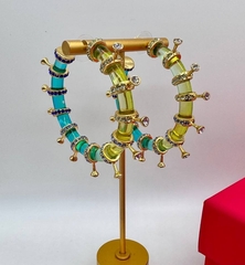 krupnye-sergi-kongo-mnogocvetnye-style-schiaparelli