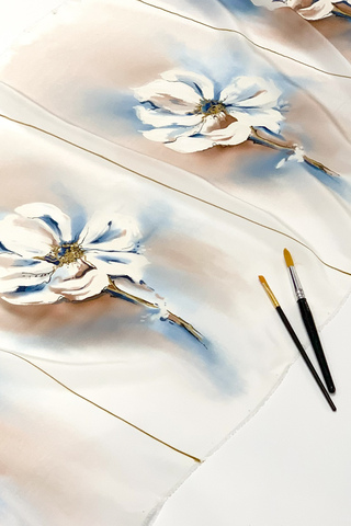 Футболка женская с рисунком на шелке Цветок