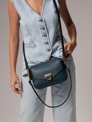 Сумка кожаная через плечо темно-синяя