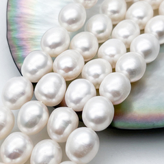 Жемчуг бусины, размер около 9,5-10 мм, цена за 18-19 шт (1/2 нити)