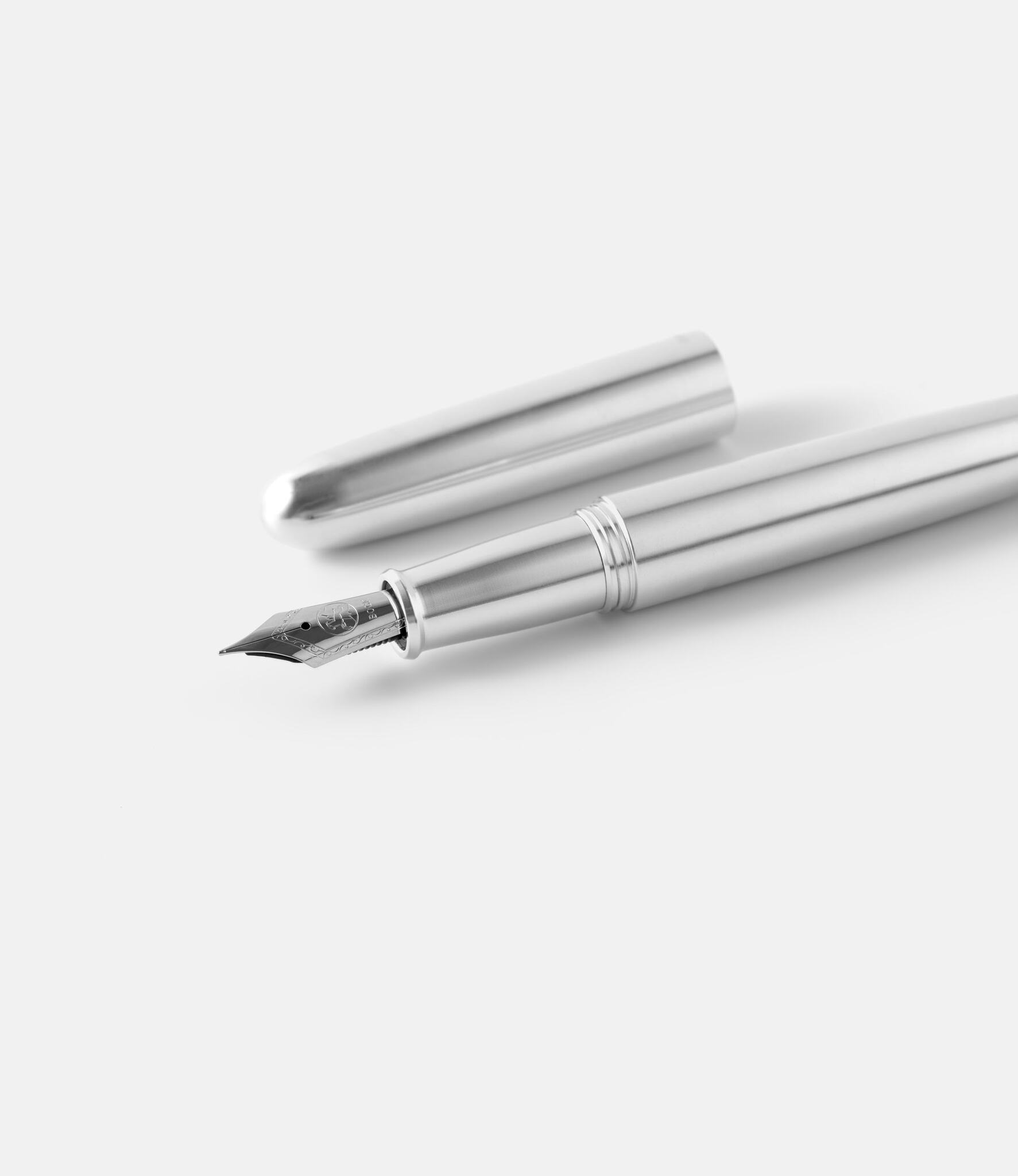 Ensso Piuma Raw — перьевая ручка из алюминия