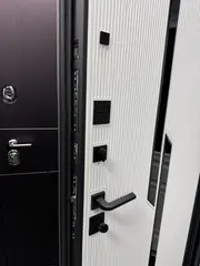 Входная металлическая дверь CARBON (Карбон) Белый софт / Графит Лофт