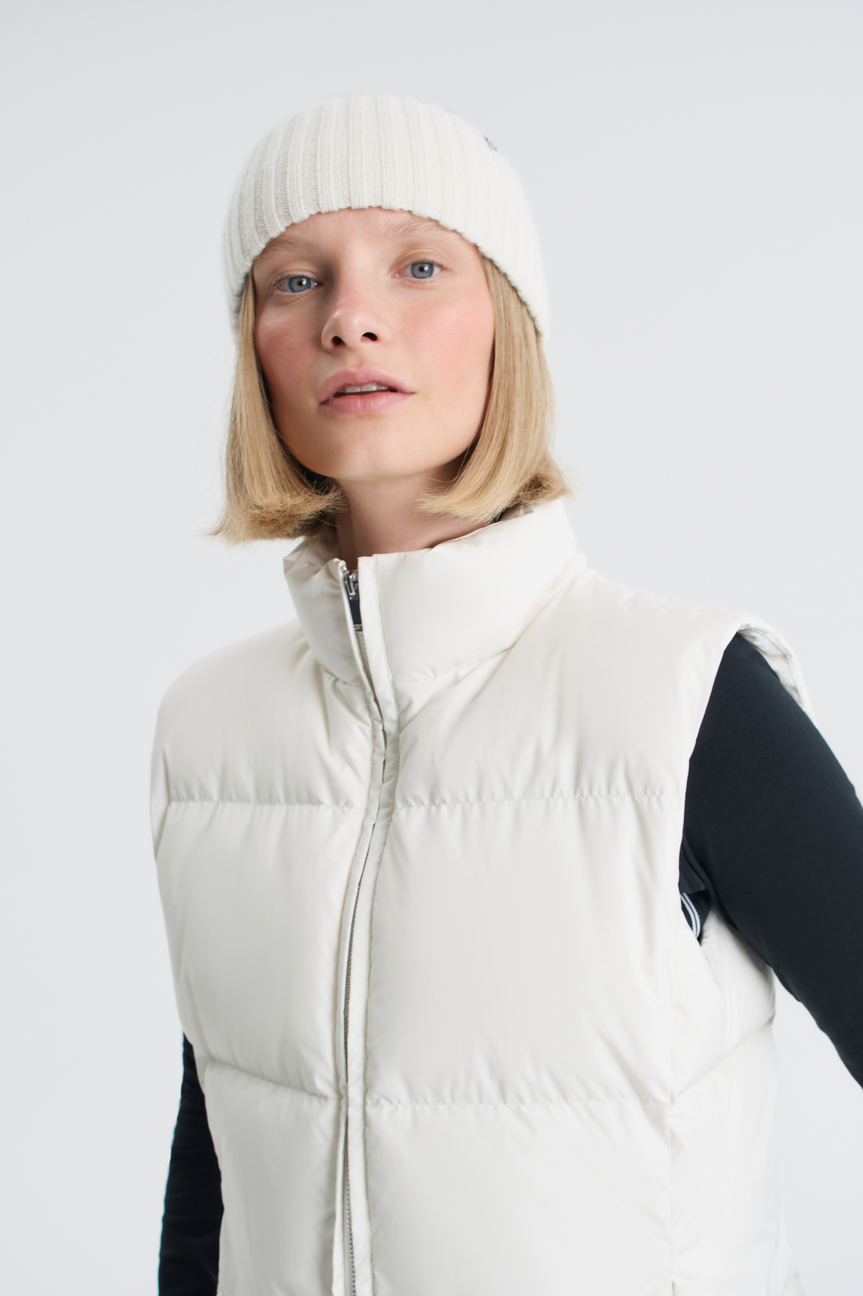 Жилет пуховый Lily