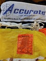 Б/У парашютная система: ранец Spirit Vario Classic и Основной парашют Accurate 272