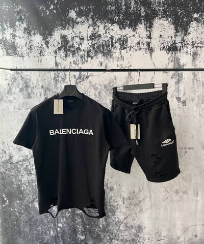 Футболка Balenciaga 630065blCos