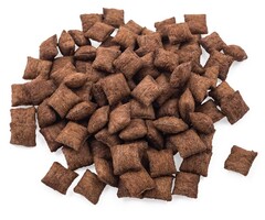 Titbit лакомство для кошек хрустящие подушечки с паштетом из говядины 100г