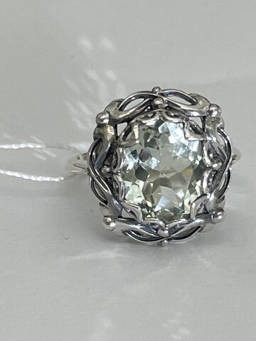 Лафар-празиолит (кольцо из серебра)