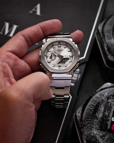 Часы Casio GM-2110D-7A